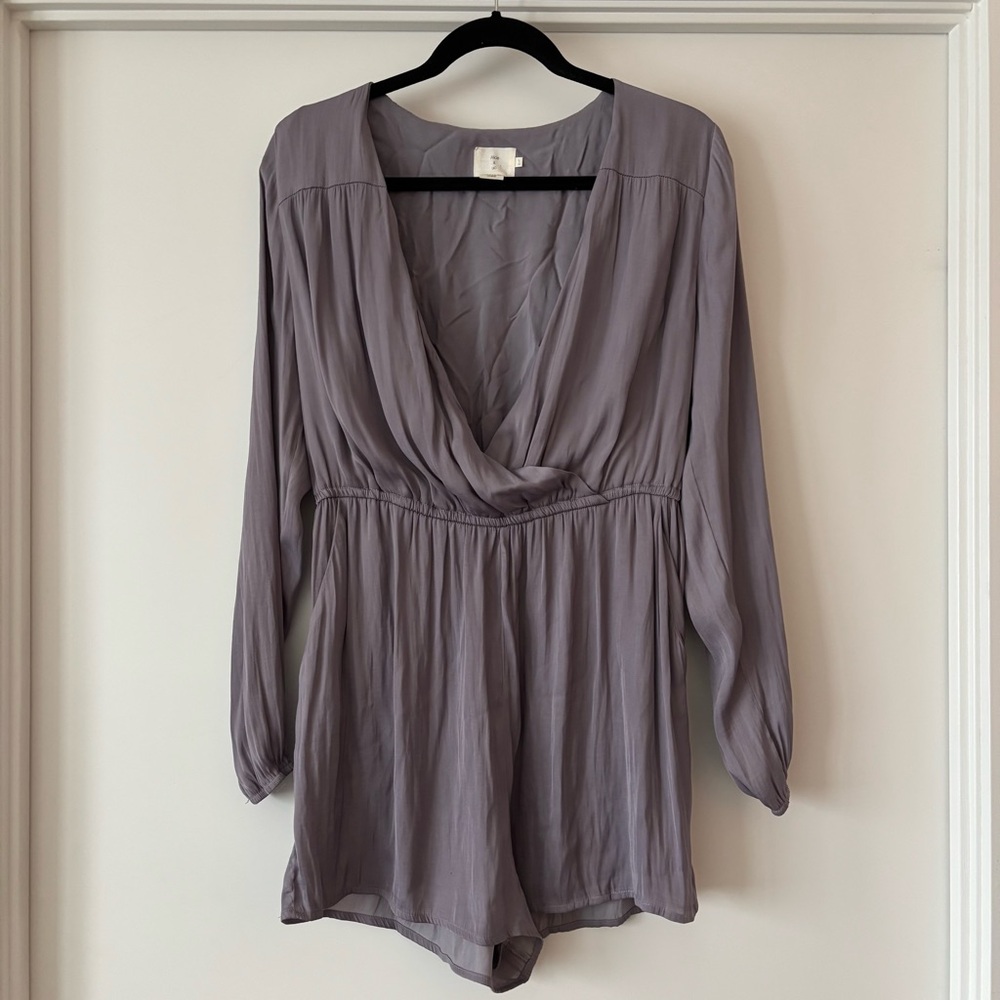 Chic Gray Romper with Relaxed Silhouette